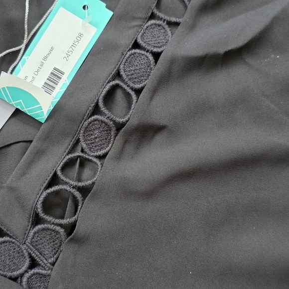 Daniel Rainn Black Blouse with Cut-Out Details - Picture 2 of 3